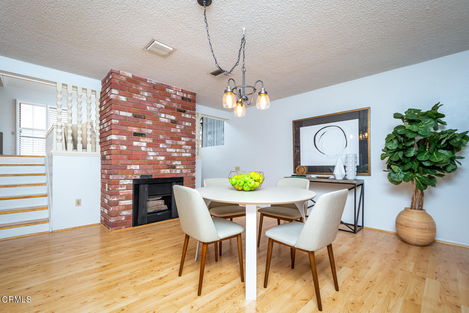 3464 Stancrest Drive Glendale, CA 91208 - Photo 10 of 37 GYP_3464 Stancrest Dr_014_MLS