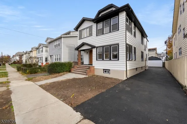 $3,000 | 218 Ampere Parkway, Unit 2, Bloomfield, NJ 07003