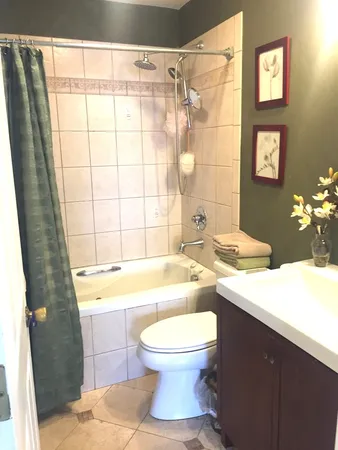 $2,200 | 1581 Quaker Lane, Unit 107A, Prospect Heights, IL 60070