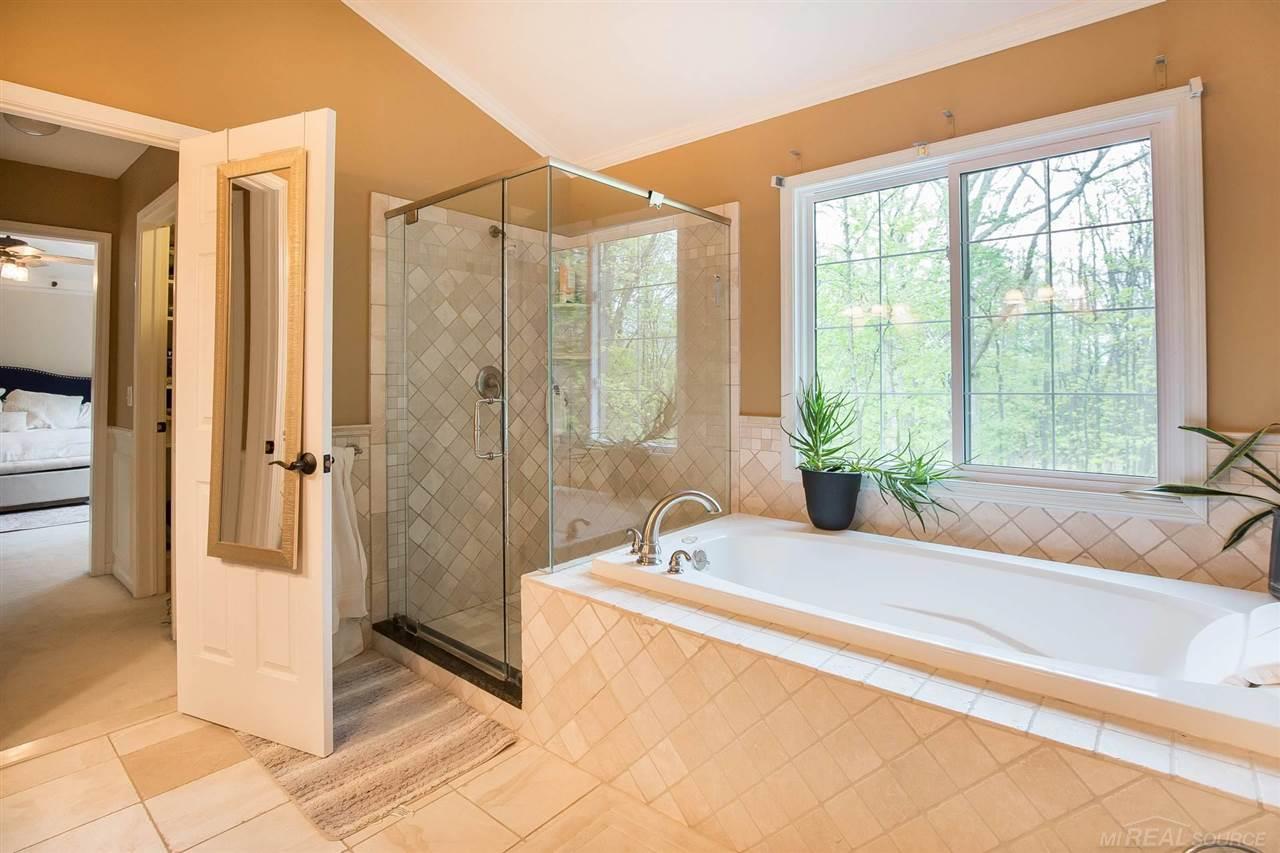 727 Lake Ridge Road Rochester Hills, MI 48307 - Photo 28 of 40