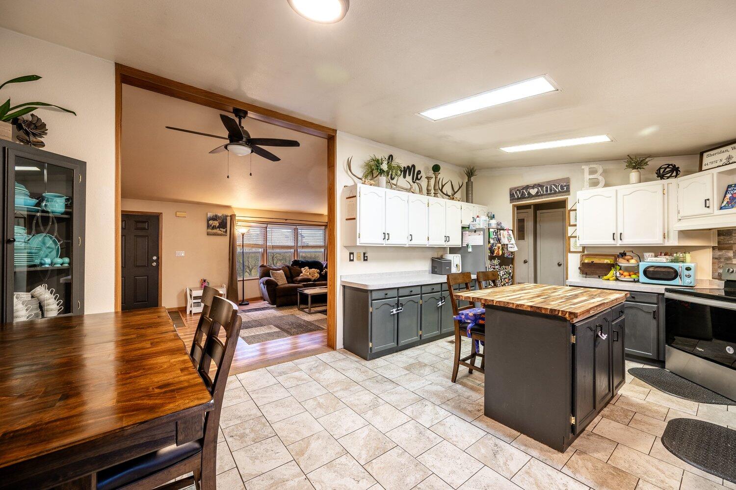 417 Meade Creek Road Sheridan, WY 82801 - Photo 20 of 40 Kitchen and Dining Room