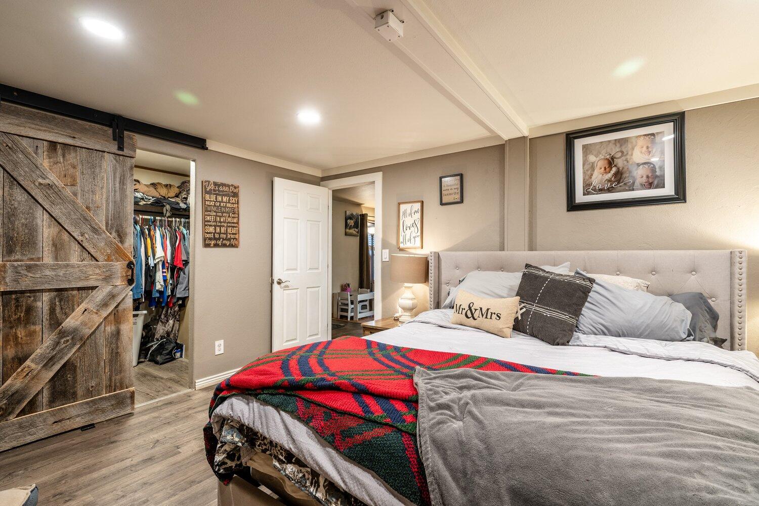 417 Meade Creek Road Sheridan, WY 82801 - Photo 25 of 40 Primary Bedroom 1