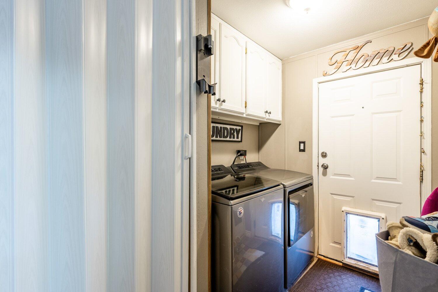 417 Meade Creek Road Sheridan, WY 82801 - Photo 31 of 40 Mudroom, Laundry, Pantry