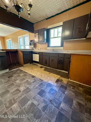 $62,500 | 517 South 5th Street, McComb, MS 39648