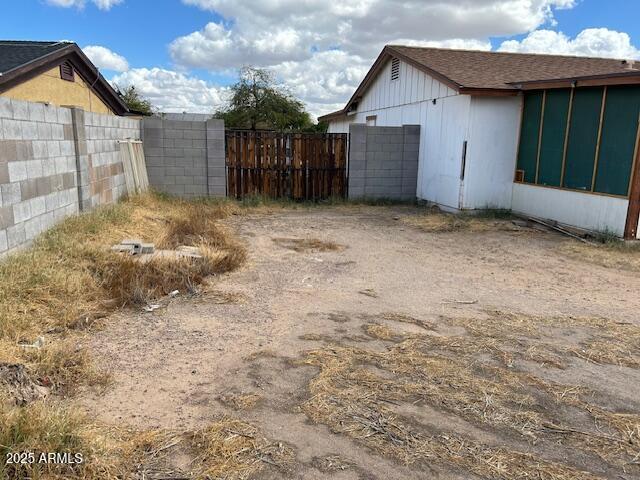 3056 North 68th Lane Phoenix, AZ 85033 - Photo 6 of 6 RV GATE