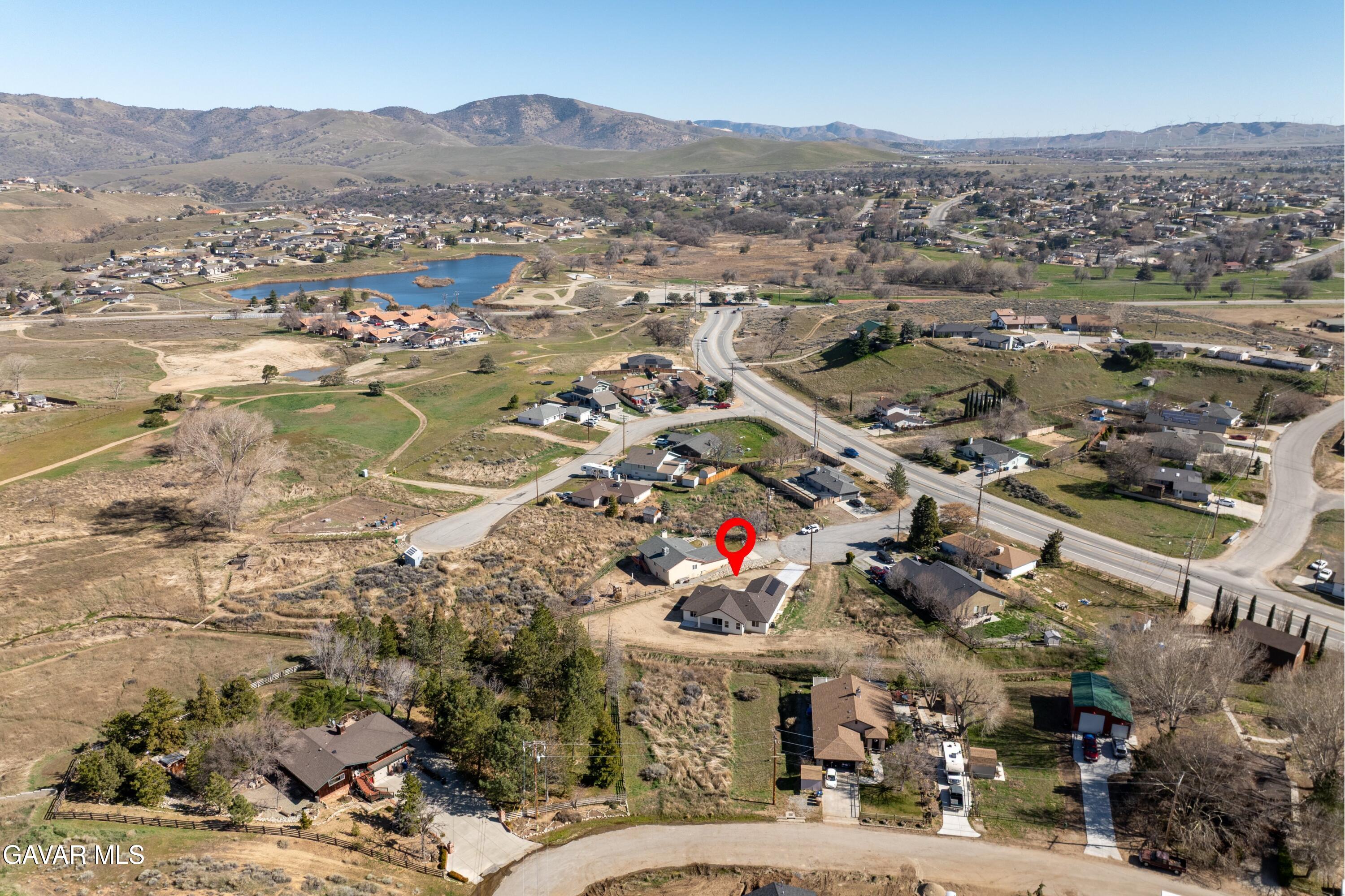 22613 Royal Place Tehachapi, CA 93561 - Photo 25 of 28 an aerial view of a city
