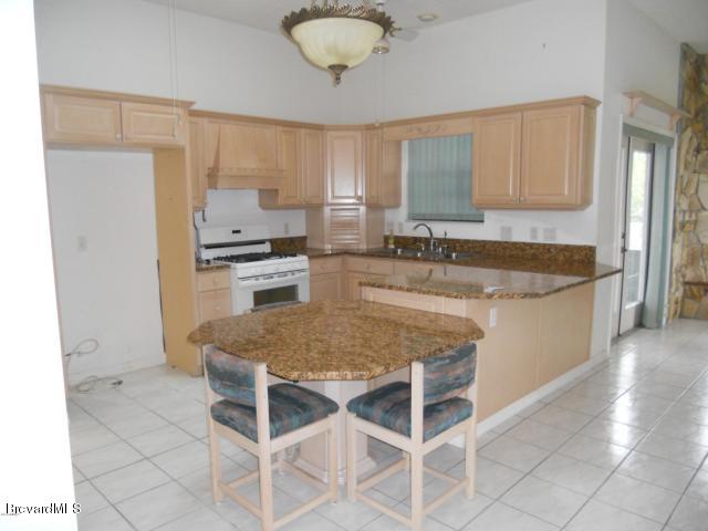 770 Schuster Road Southwest Palm Bay, FL 32908 - Photo 8 of 19 Kitchen