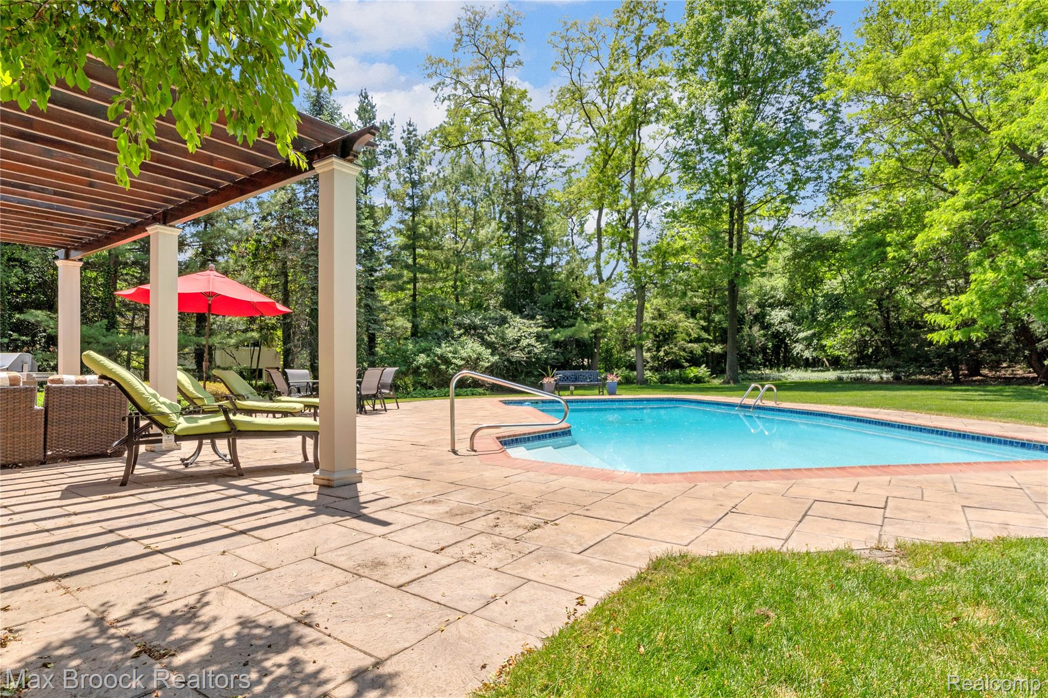 2620 Wendover Road Bloomfield Hills, MI 48302 - Photo 47 of 56 Saltwater pool and pool deck