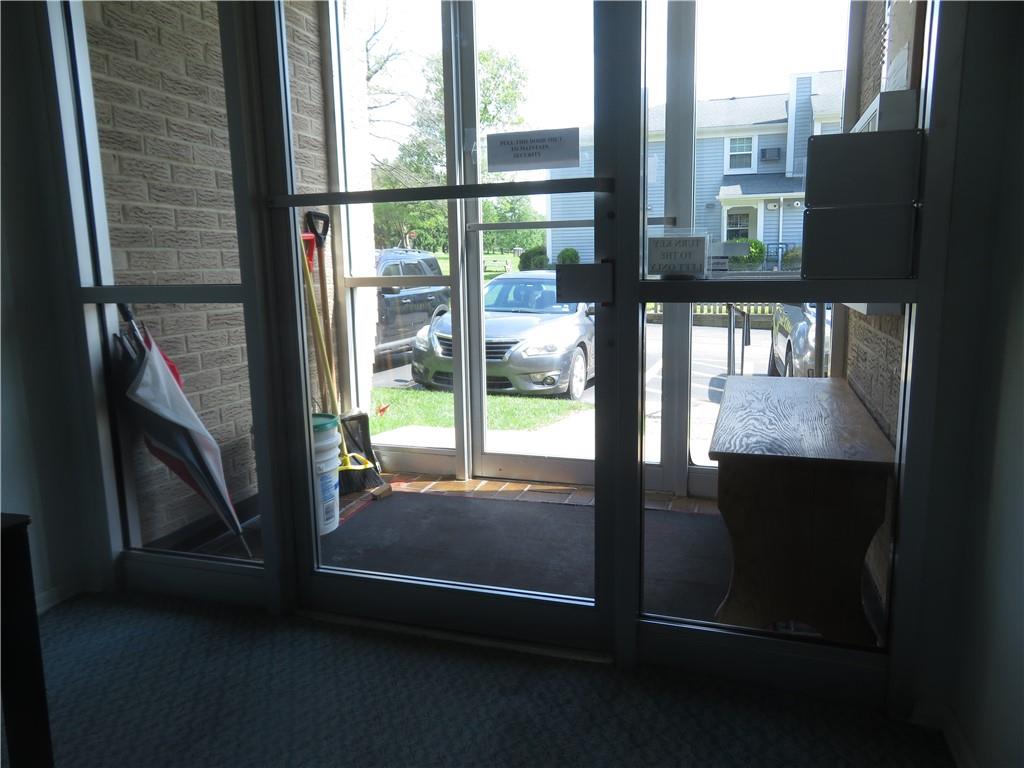 101 Piper Lane, Unit 101 Butler, PA 16001 - Photo 2 of 17 Common Entry Area
