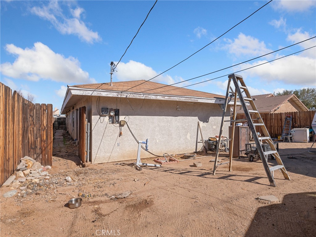 16003 Chestnut Street Hesperia, CA 92345 - Photo 23 of 28 a view of a backyard