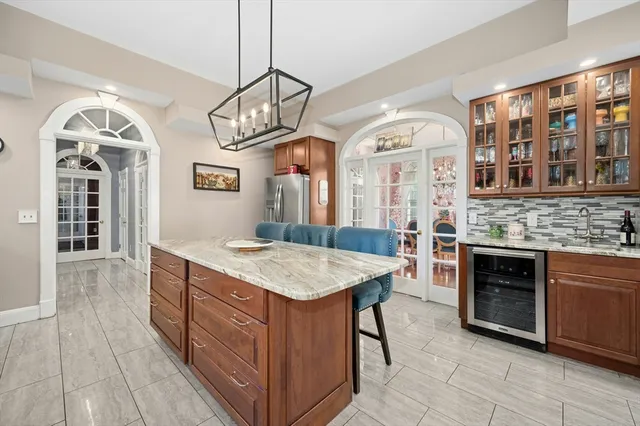 $1,199,000 | 667 Grove Street, Worcester, MA 01605