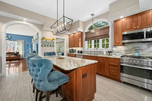 $1,199,000 | 667 Grove Street, Worcester, MA 01605