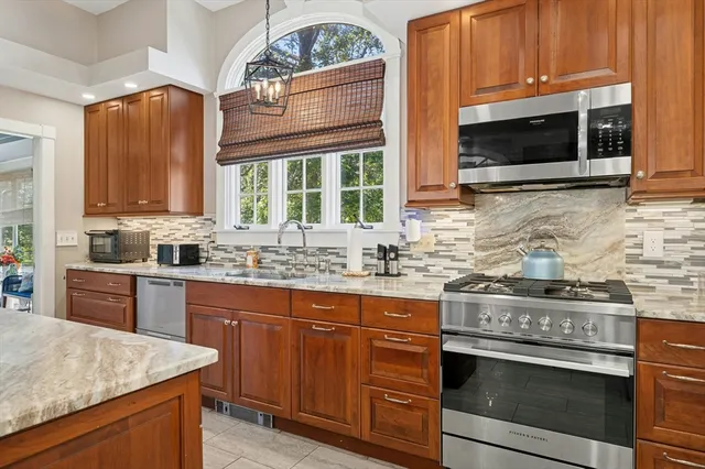 $1,199,000 | 667 Grove Street, Worcester, MA 01605