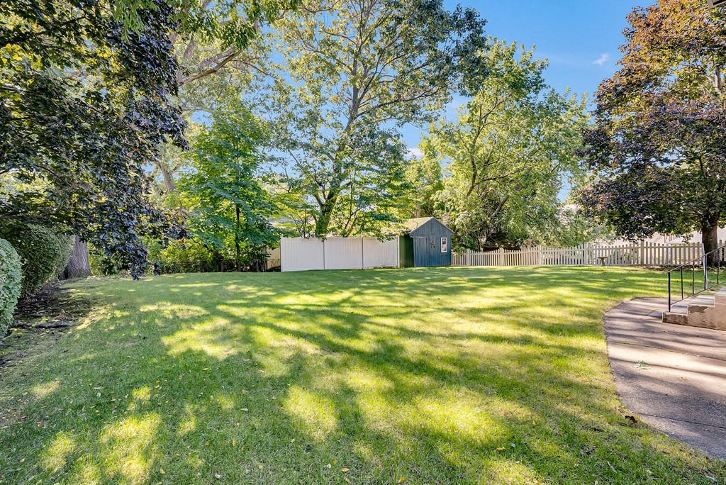 32 Villa Road Shrewsbury, MA 01545 - Photo 5 of 39 Gallery Image 5