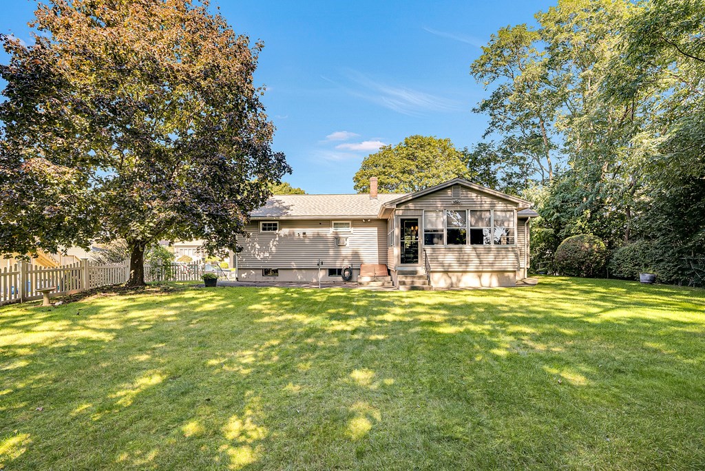 32 Villa Road Shrewsbury, MA 01545 - Photo 7 of 39 Gallery Image 7