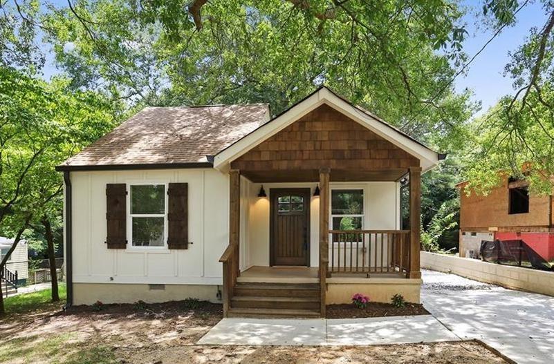 1060 Regent Street Southwest Atlanta, GA 30310 - Photo 10 of 24 a view of a house with a yard
