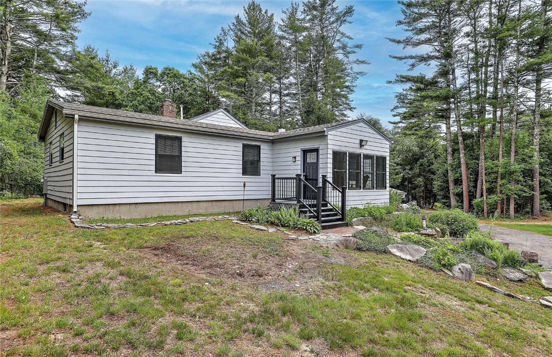 89 Skunk Hill Road Hopkinton, RI 02832 - Photo 4 of 50