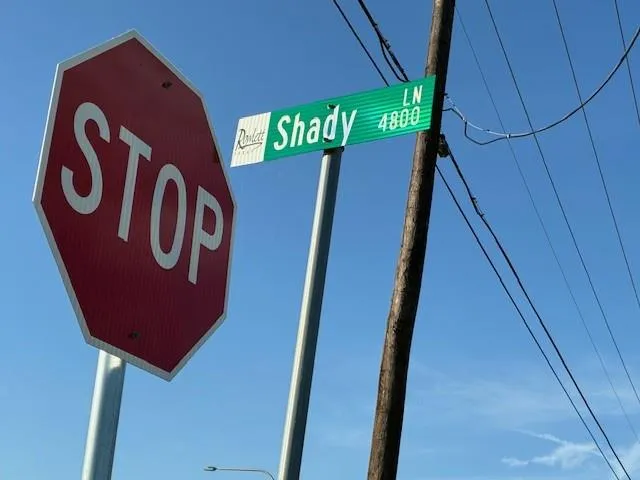 a close up of a street sign