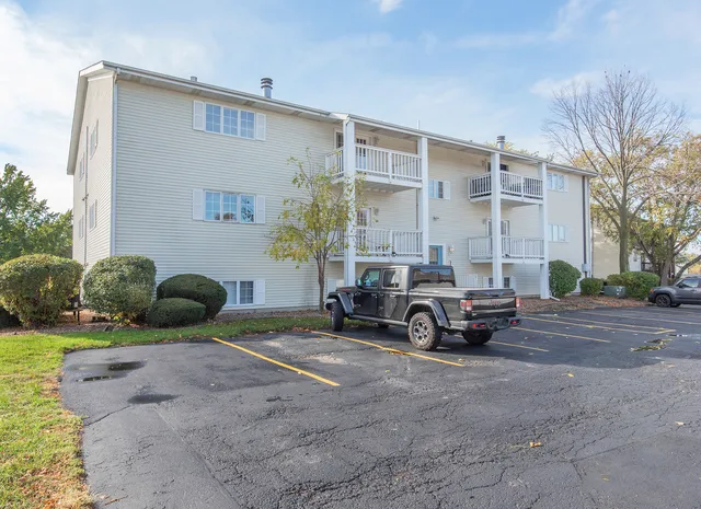 $154,500 | 3260 Parkwild Drive, Unit 3D, Bettendorf, IA 52722