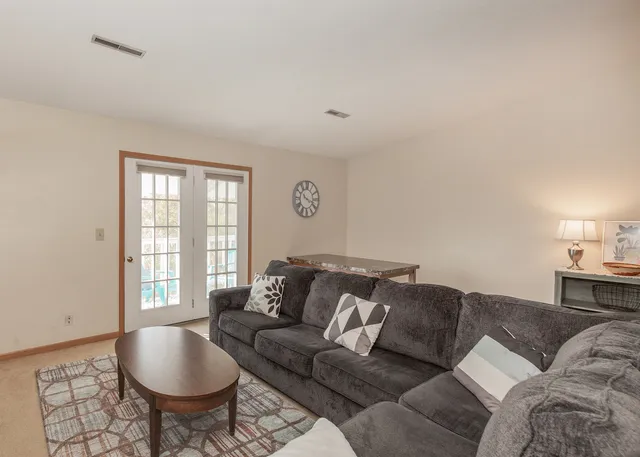 $154,500 | 3260 Parkwild Drive, Unit 3D, Bettendorf, IA 52722