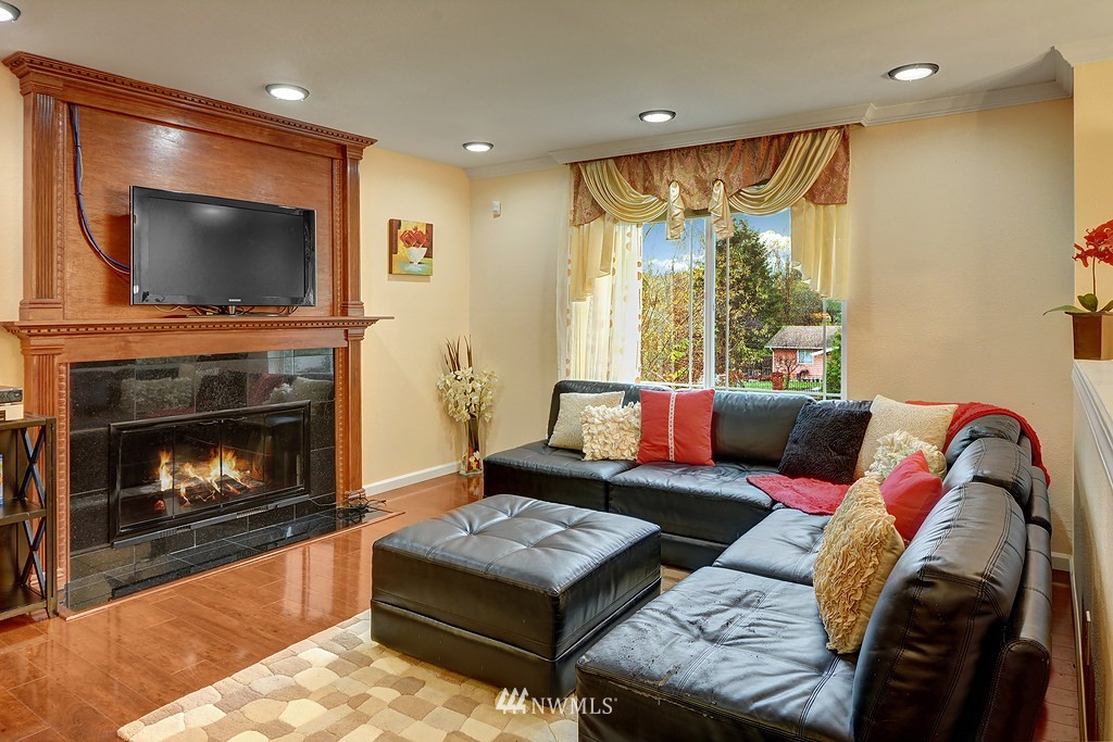 13221 Southeast 168th Street Renton, WA 98058 - Photo 3 of 22 Gallery Image 3