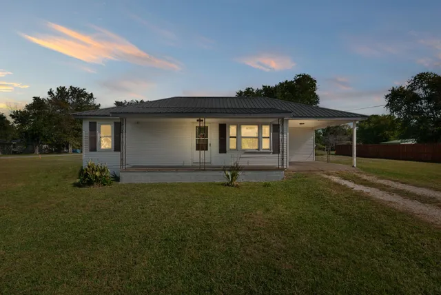 a front view of house with yard
