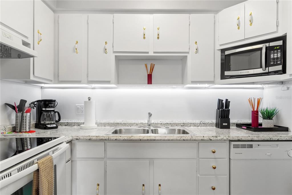 5596 100th Way North St. Petersburg, FL 33708 - Photo 15 of 67