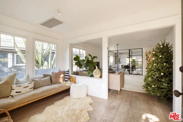 $9,250 | 601 Crestmoore Place, Venice, CA 90291