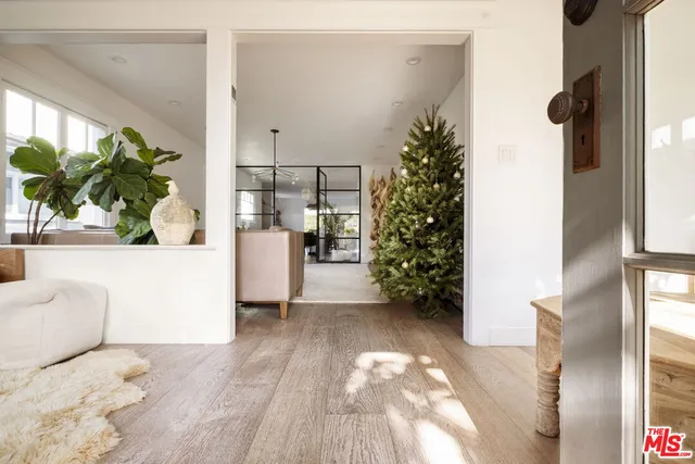 $9,250 | 601 Crestmoore Place, Venice, CA 90291