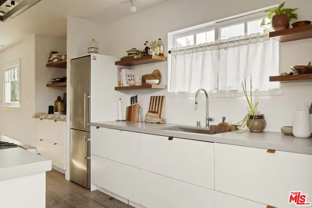 $9,250 | 601 Crestmoore Place, Venice, CA 90291