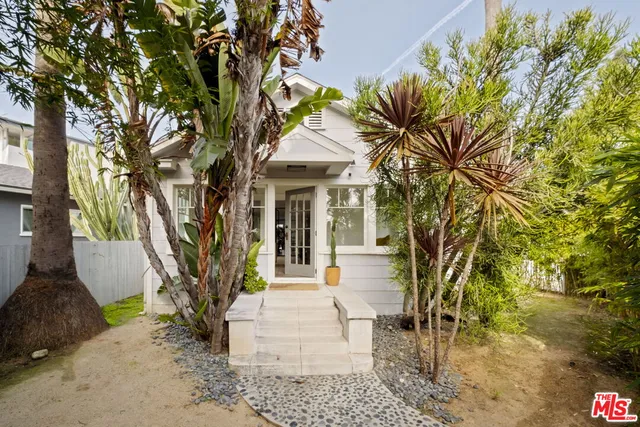 $9,250 | 601 Crestmoore Place, Venice, CA 90291