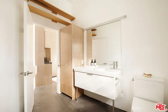 $9,250 | 601 Crestmoore Place, Venice, CA 90291