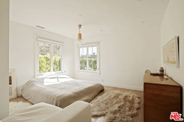 $9,250 | 601 Crestmoore Place, Venice, CA 90291