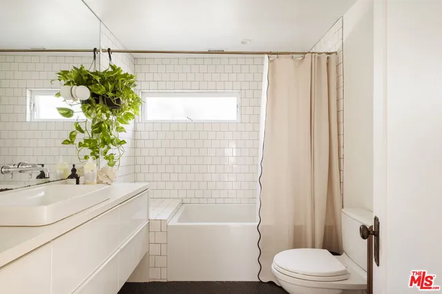 $9,250 | 601 Crestmoore Place, Venice, CA 90291