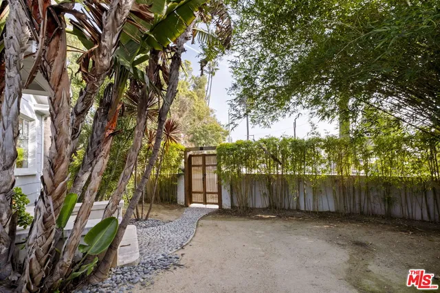 $9,250 | 601 Crestmoore Place, Venice, CA 90291