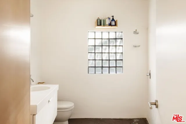 $9,250 | 601 Crestmoore Place, Venice, CA 90291