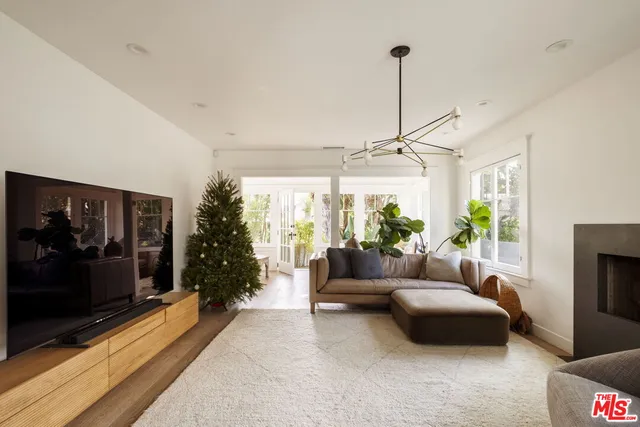 $9,250 | 601 Crestmoore Place, Venice, CA 90291