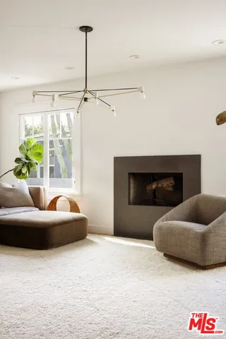 $9,250 | 601 Crestmoore Place, Venice, CA 90291