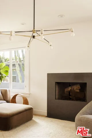 $9,250 | 601 Crestmoore Place, Venice, CA 90291