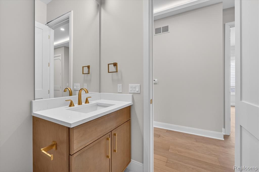 546 Maplehill Road Rochester Hills, MI 48306 - Photo 22 of 52