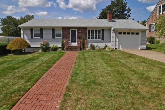 15 Richard Road North Providence, RI 02911 - Photo 3 of 30 Gallery Image 3