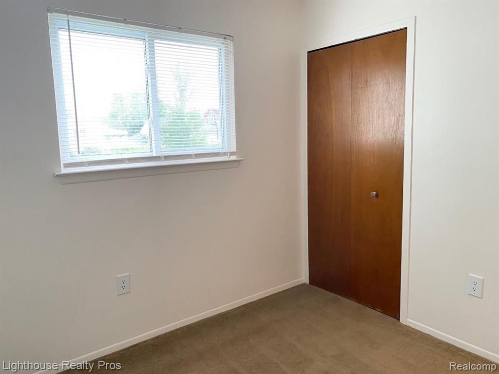 2656 Kenmore Road Berkley, MI 48072 - Photo 10 of 26