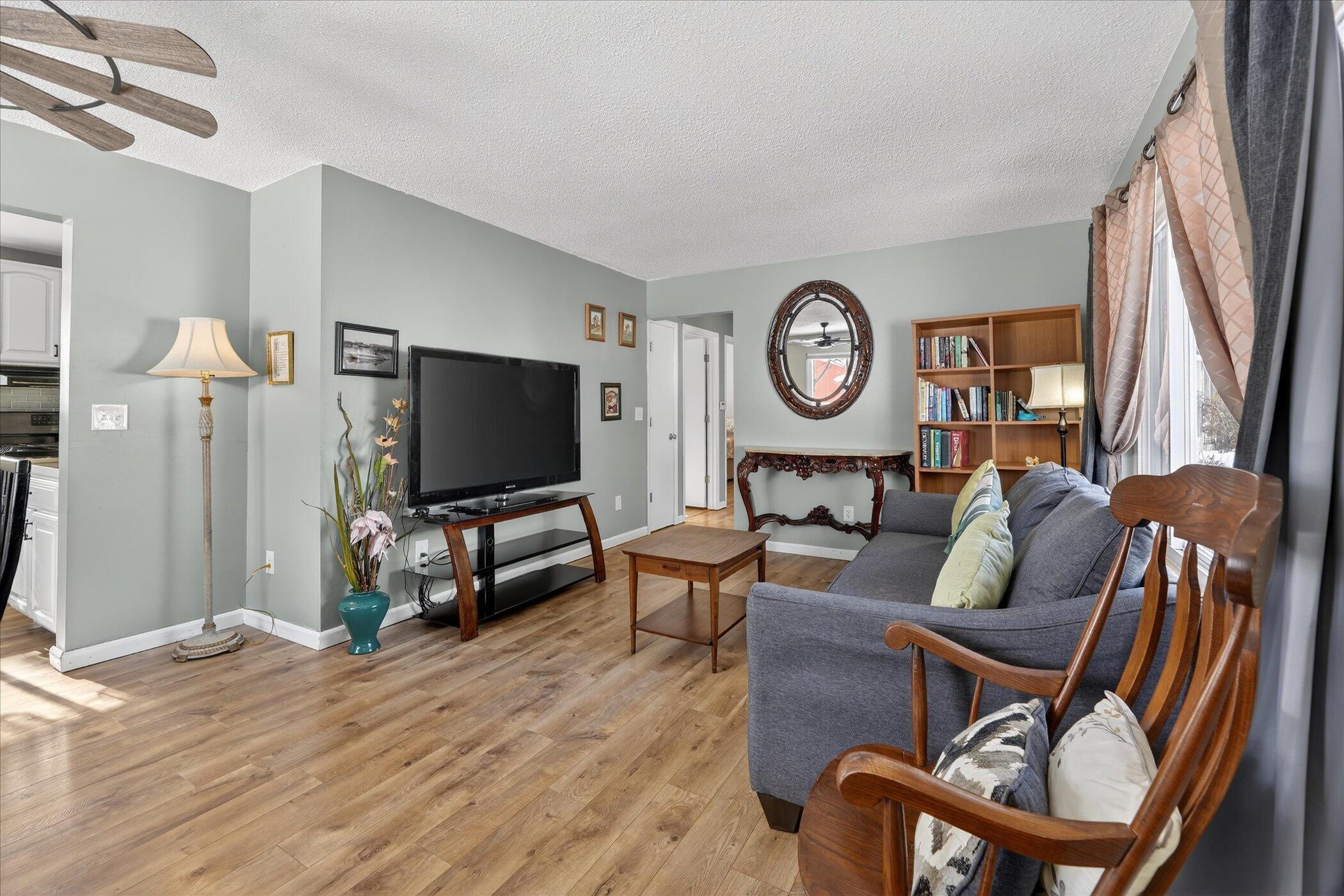 217 Portage Street Pinckney, MI 48169 - Photo 8 of 35 livingroom