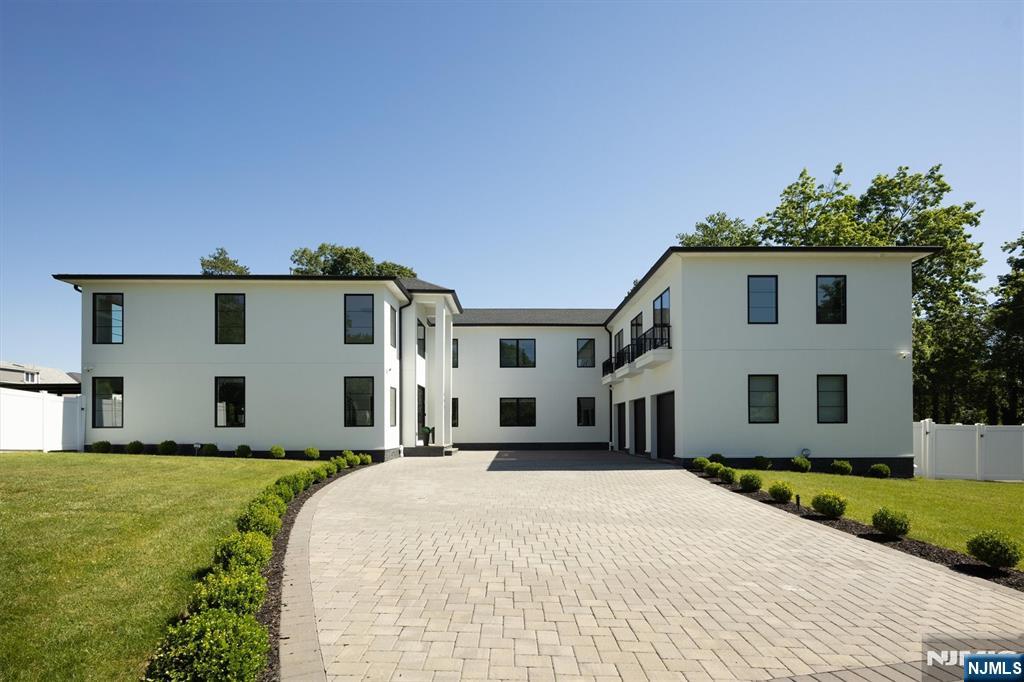 191 Nimitz Road Paramus, NJ 07652 - Photo 31 of 49