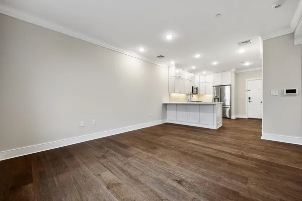 $4,400 | 28 Bright Street, Unit 306, Jersey City, NJ 07302