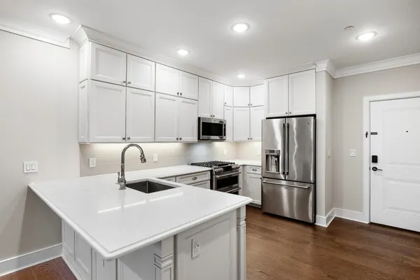 $4,400 | 28 Bright Street, Unit 306, Jersey City, NJ 07302