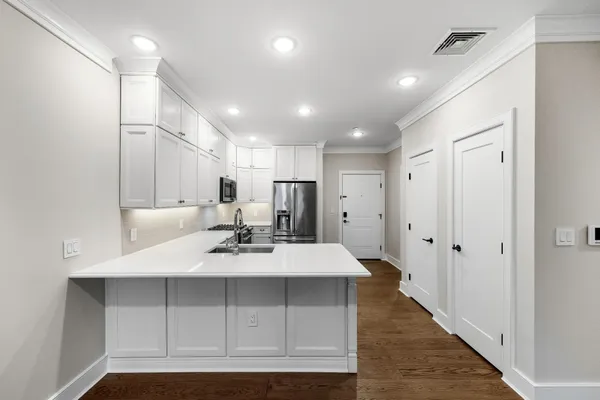 $4,400 | 28 Bright Street, Unit 306, Jersey City, NJ 07302