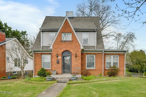 $349,900 | 911 Georgia Avenue, Bristol, TN 37620
