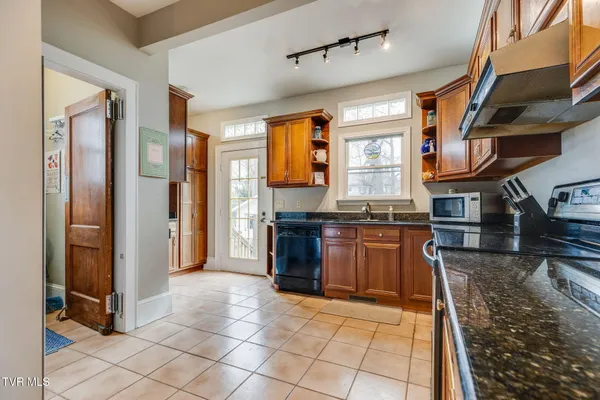 $349,900 | 911 Georgia Avenue, Bristol, TN 37620
