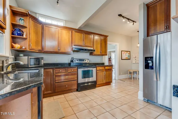 $349,900 | 911 Georgia Avenue, Bristol, TN 37620